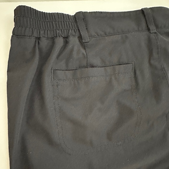 Kirkland Signature Women's Travel Pants, Size 12 Black - Picture 6 of 8